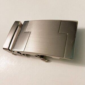 Metal Belt  Buckle Silver Jigsaw Pattern 225 in x 15 in